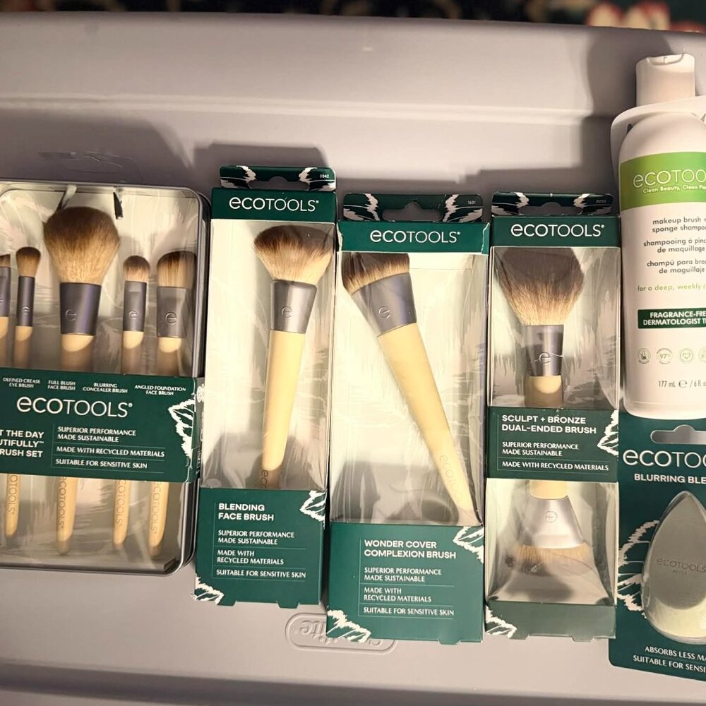 EcoTools Brush/Blender/Shampoo BUNDLE - BRAND NEW 8 brushes/1 blender/1 shampoo - Picture 1 of 7
